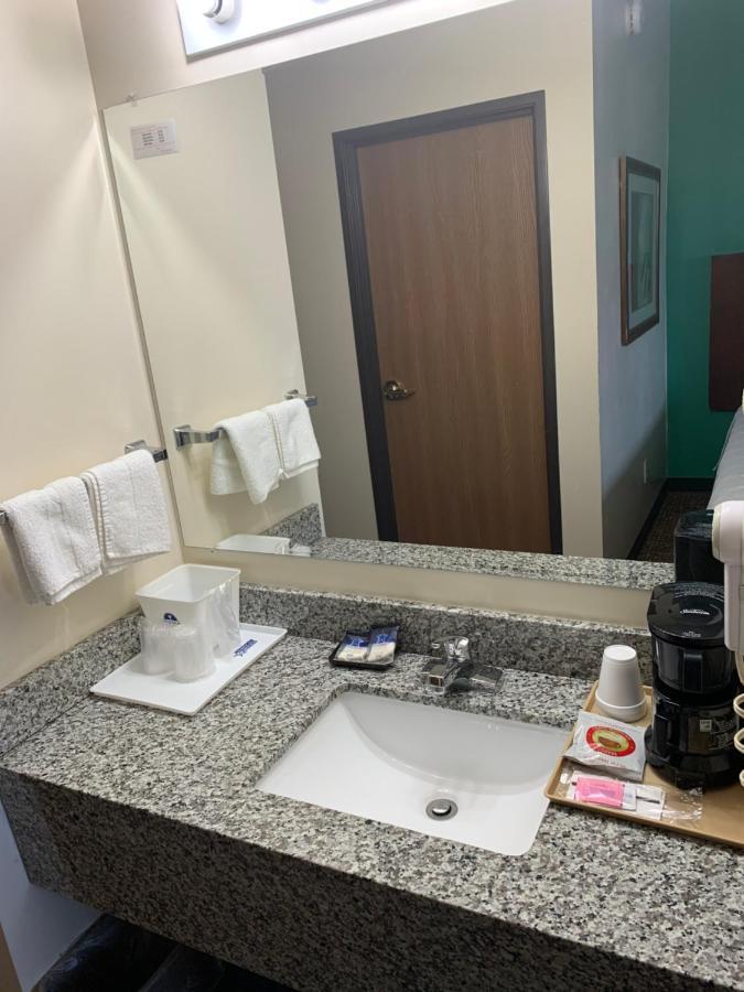 Americas Best Value Inn - Gaylord Exteriör bild